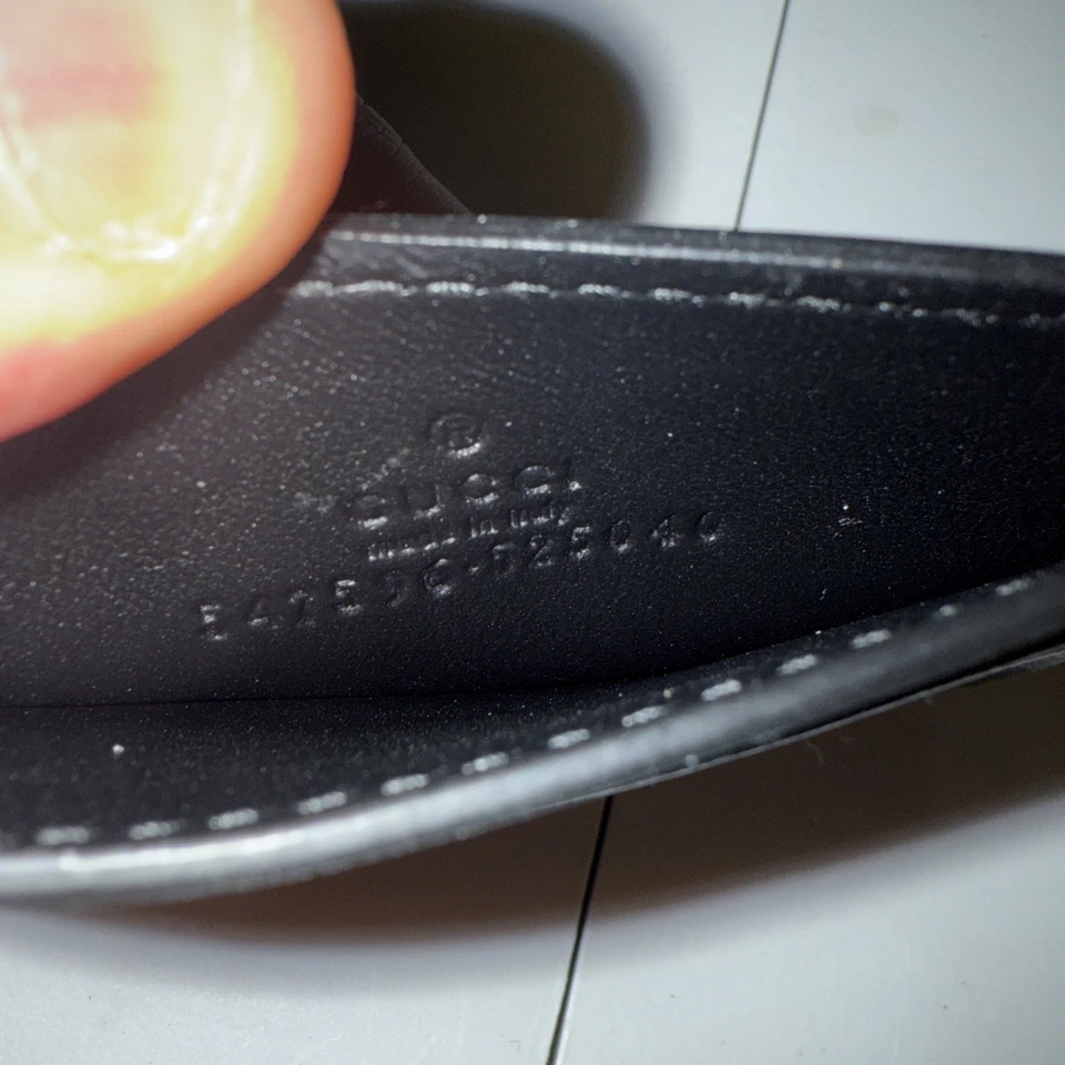 *NUEVO* Auténtico Portatarjetas de Crédito Gucci Cuero Negro y Dorado 4 Ranuras Foto 3 de 3