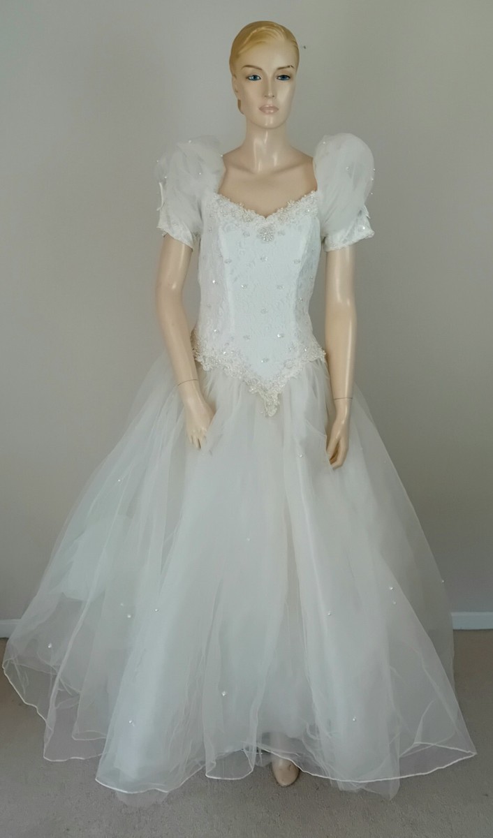 VINTAGE 80S WHITE LACE EMBELLISHED BEADED PRINCESS PRONUPTIA