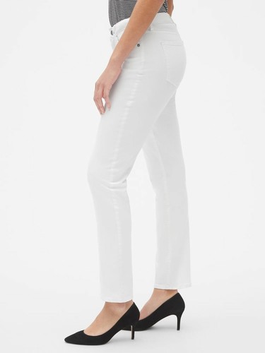 Gap Mid Rise Curvy Classic Straight 