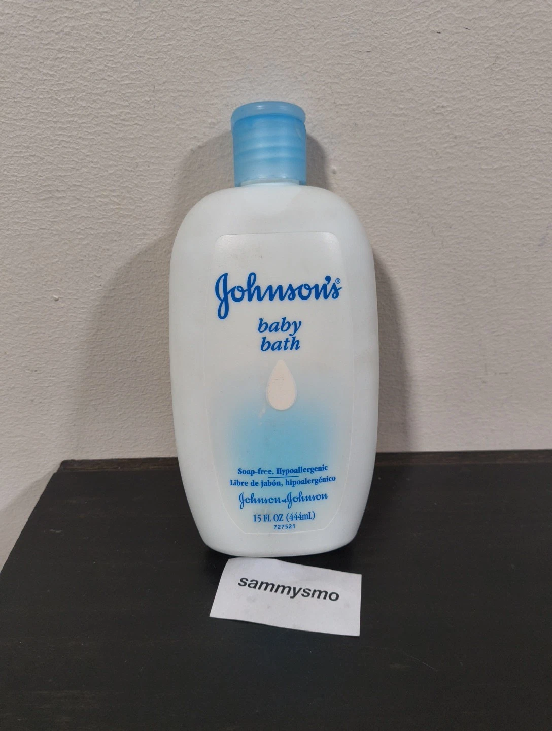 Johnson's Baby Bath, soap free, hypoallergenic 15 oz discontinued, blue bottle
Opens in a new window
