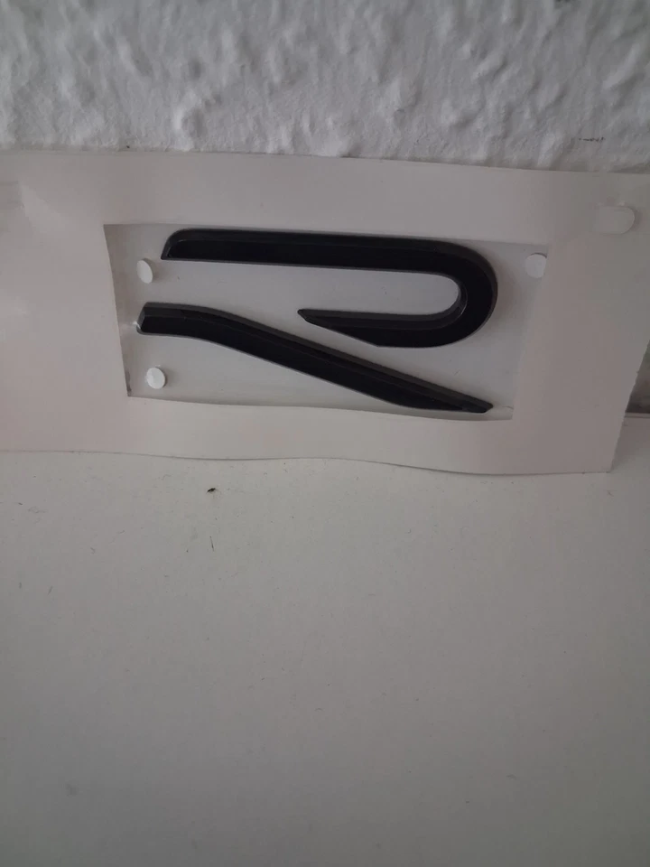 Original VW R Schriftzug Heckklappe Emblem Logo schwarz/grau 5H0853675AE721 - Bild 2 von 4