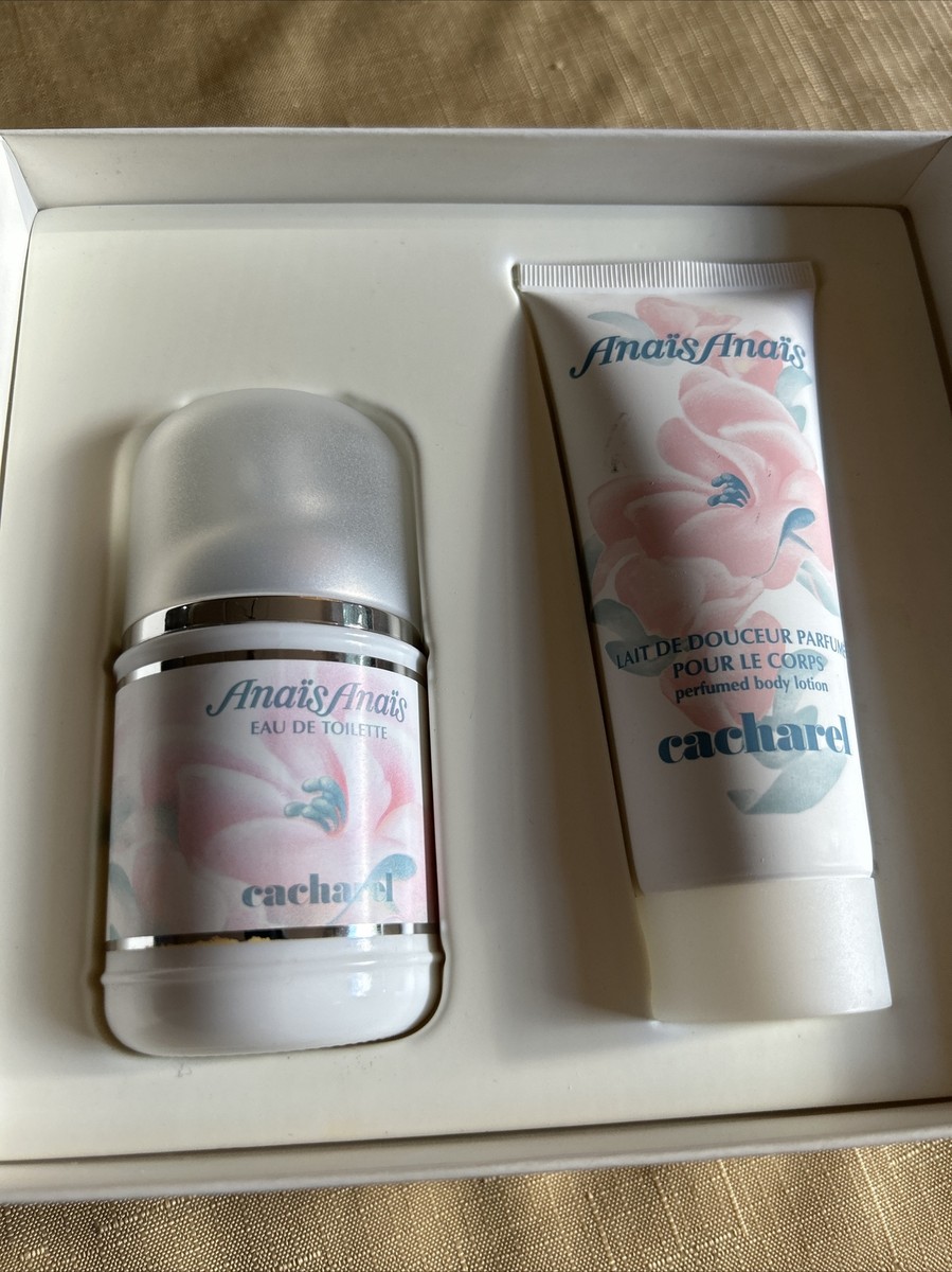 Vintage Anais Anais by Cacharel 2Piece Gift Set Spray 3.4 oz/100m