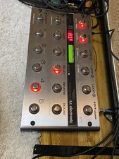 TC Electronic G-System Multi-Effects Guitar Effect Pedal & Nova Drive NDR-1