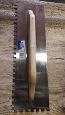 Fratazzo in acciaio per colla manico in legno cm 48x14