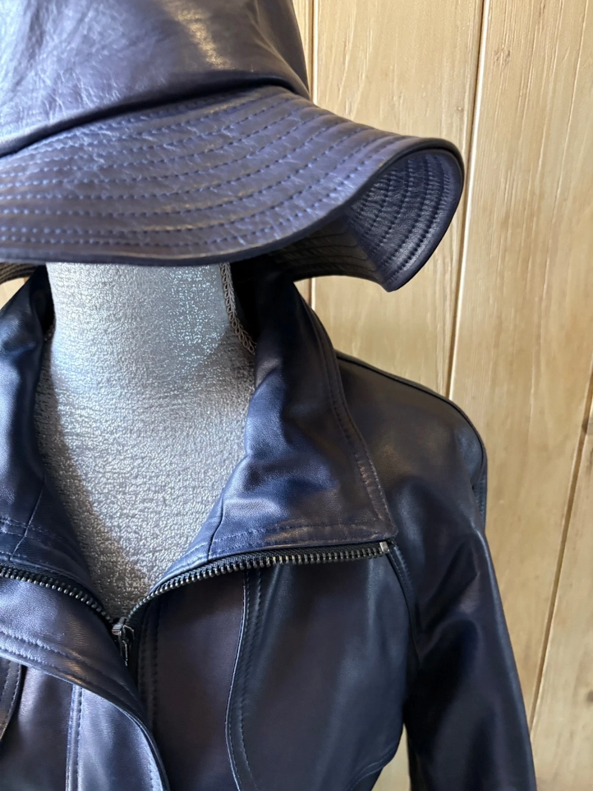 CHANEL Cappotto con cintura trench pelle viola navy extra morbido officina personalizzato cappello 6 8