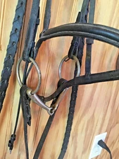 Black Leather English Bridle with Nose Band, Snaffle Bit & Braided Reins