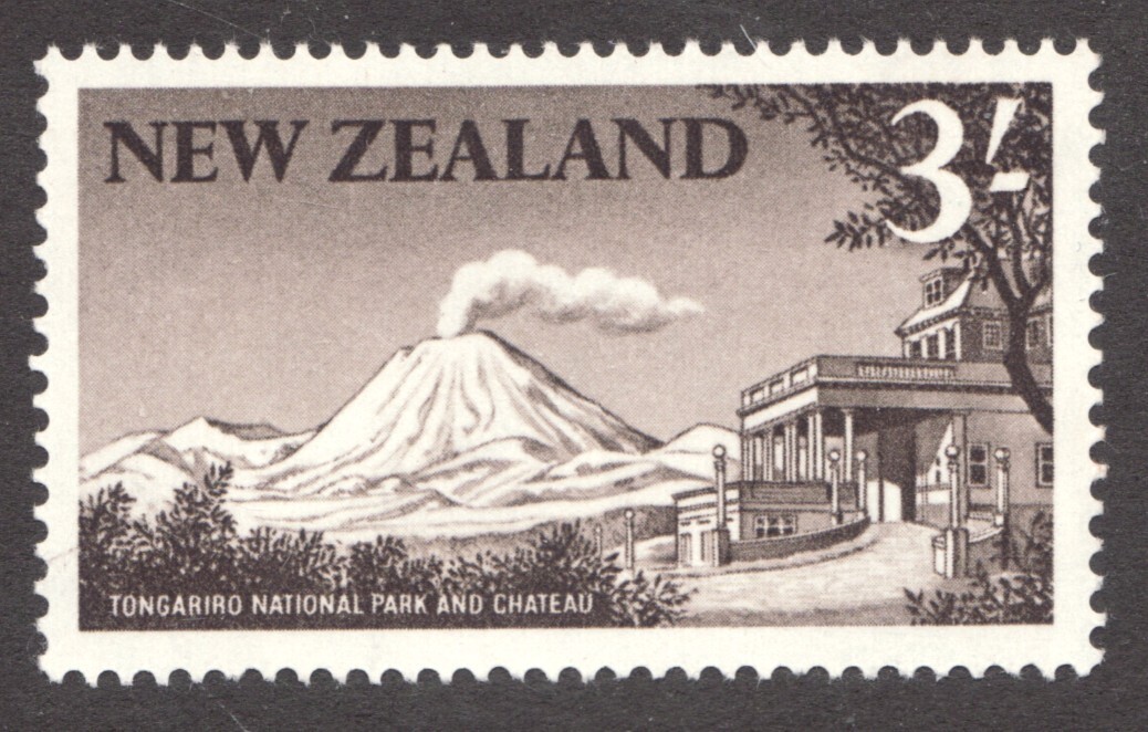 1960 New Zealand Sc# 349 - 3sh Tongariro National Park & Chateau