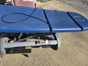 Chattanooga Adapta 3320 Summit 3 motorized 3-section physical therapy table 