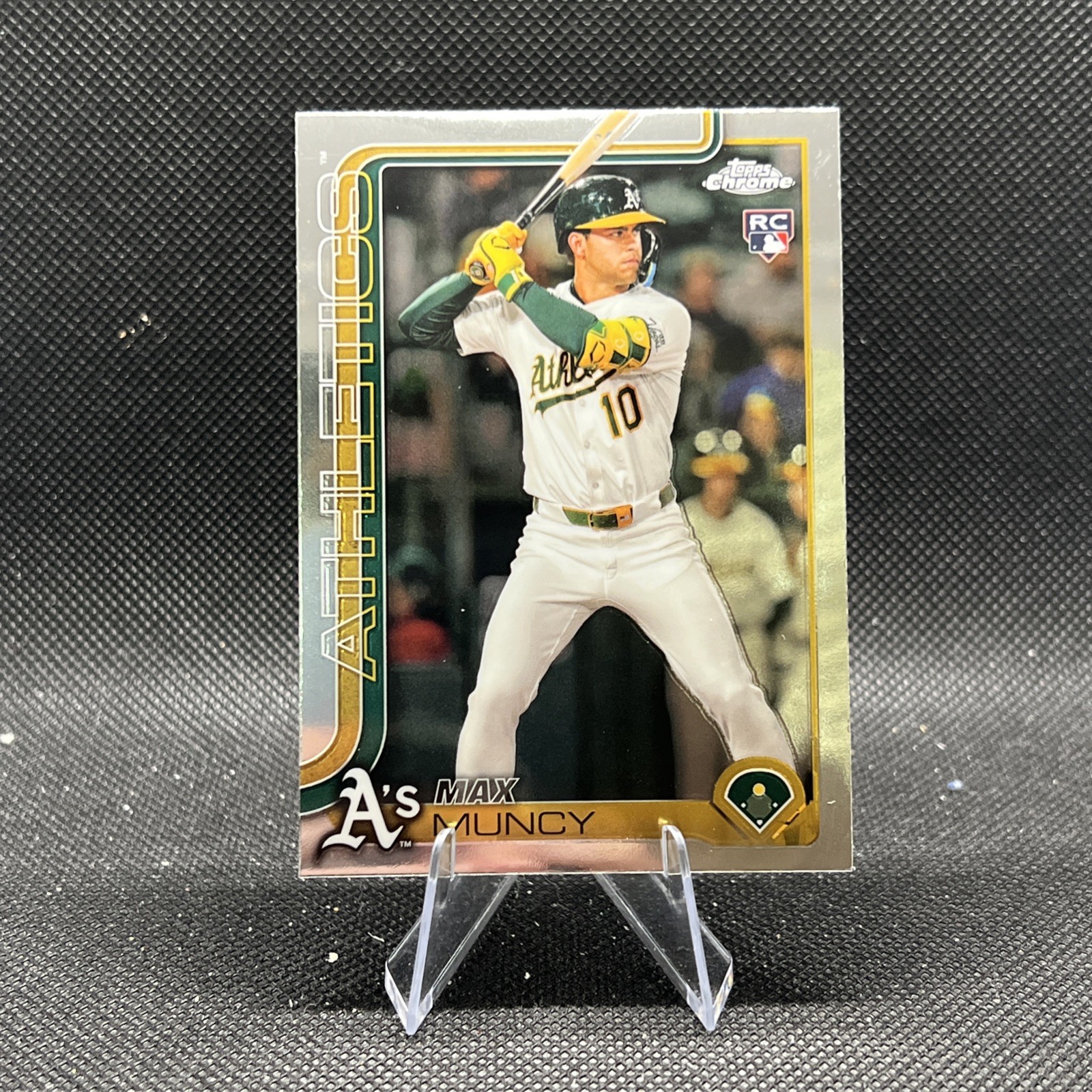 Max Muncy 2025 Topps Chrome #221 Base Rookie