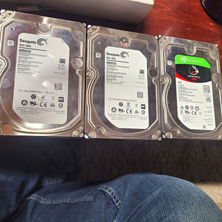 A lot of 3 Seagate Nas HDD Drives.