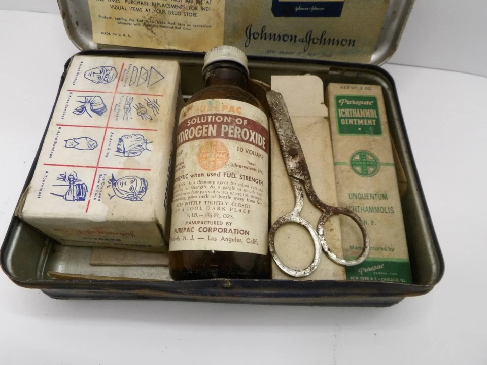 Vintage 1950s/60s Johnson & Johnson First Aid Auto Travel Kit Metal Full - Image 3 of 4