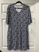 Lulu B L V-neck Navy Patterned Dress Upf50