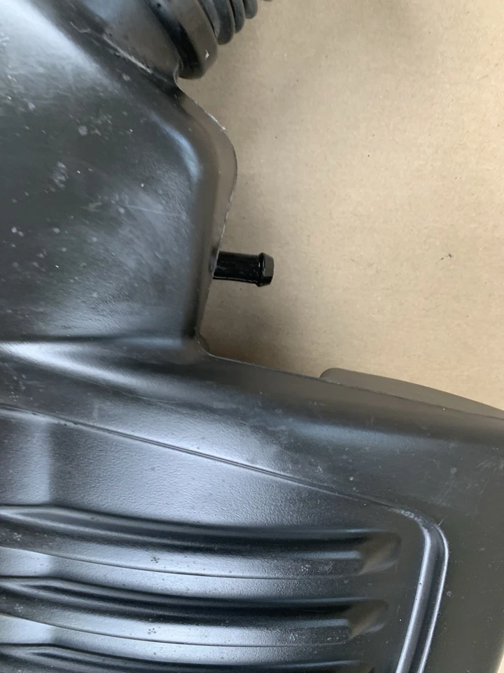 Chevrolet Cobalt 2009 2,2 L motor filtro de aire salida conducto manguera de admisión 25808955 Foto 3 de 4