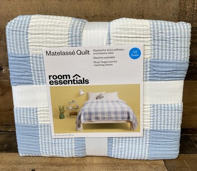 Full/Queen Matelasse Quilt Light Blue - Room Essentials New