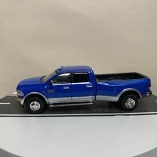Greenlight Dually Drivers 2018 Ram 3500 Big Horn Harvest Edition Blue 1:64 NM