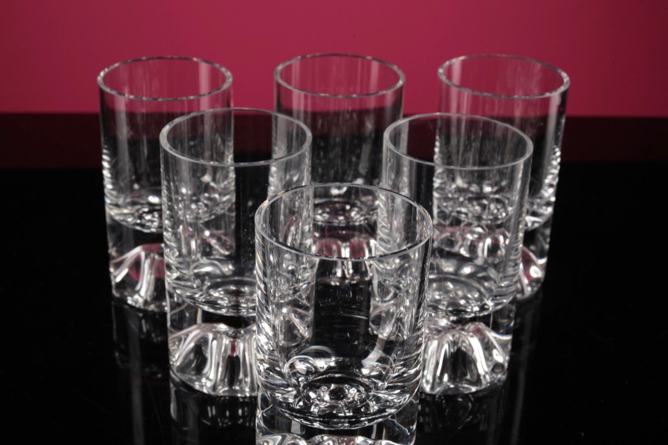 Giftmania Schnapskelle Mit Klingel & 6 Gläsern – Stammtisch-Set Aus Metall/Holz – Ca. 33 X 17 X 13 Cm