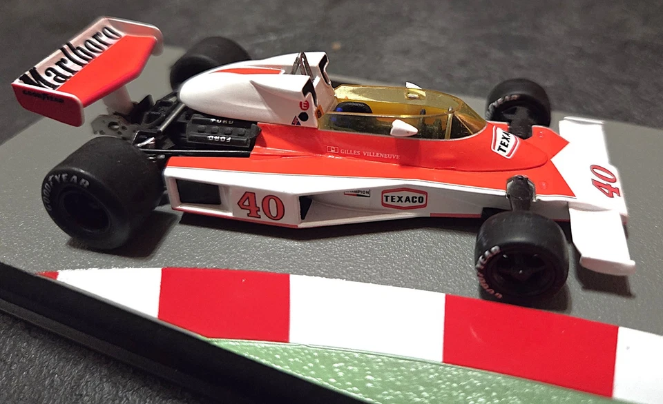 Modellino F1 1:43 Mclaren M23 - 1977 - Gilles Villeneuve - F1 Collection + Decal - Immagine 3 di 4
