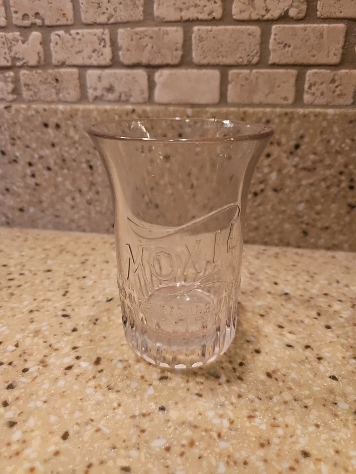 Antiguo vaso de vidrio fuente de soda Moxie en relieve vintage 4" Foto 2 de 3