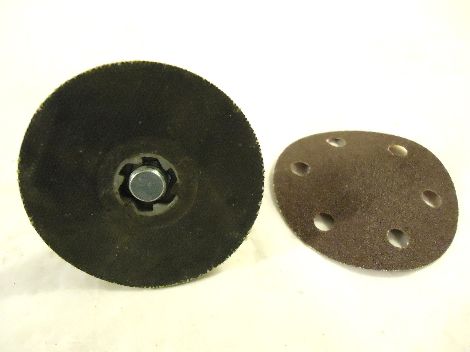 PowerLock Sanding Discs and Mandrel, 3" x 6 Hole, 80 Grit,100 Discs