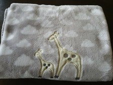 Circo Gray Mommy & baby Giraffe clouds Blanke...