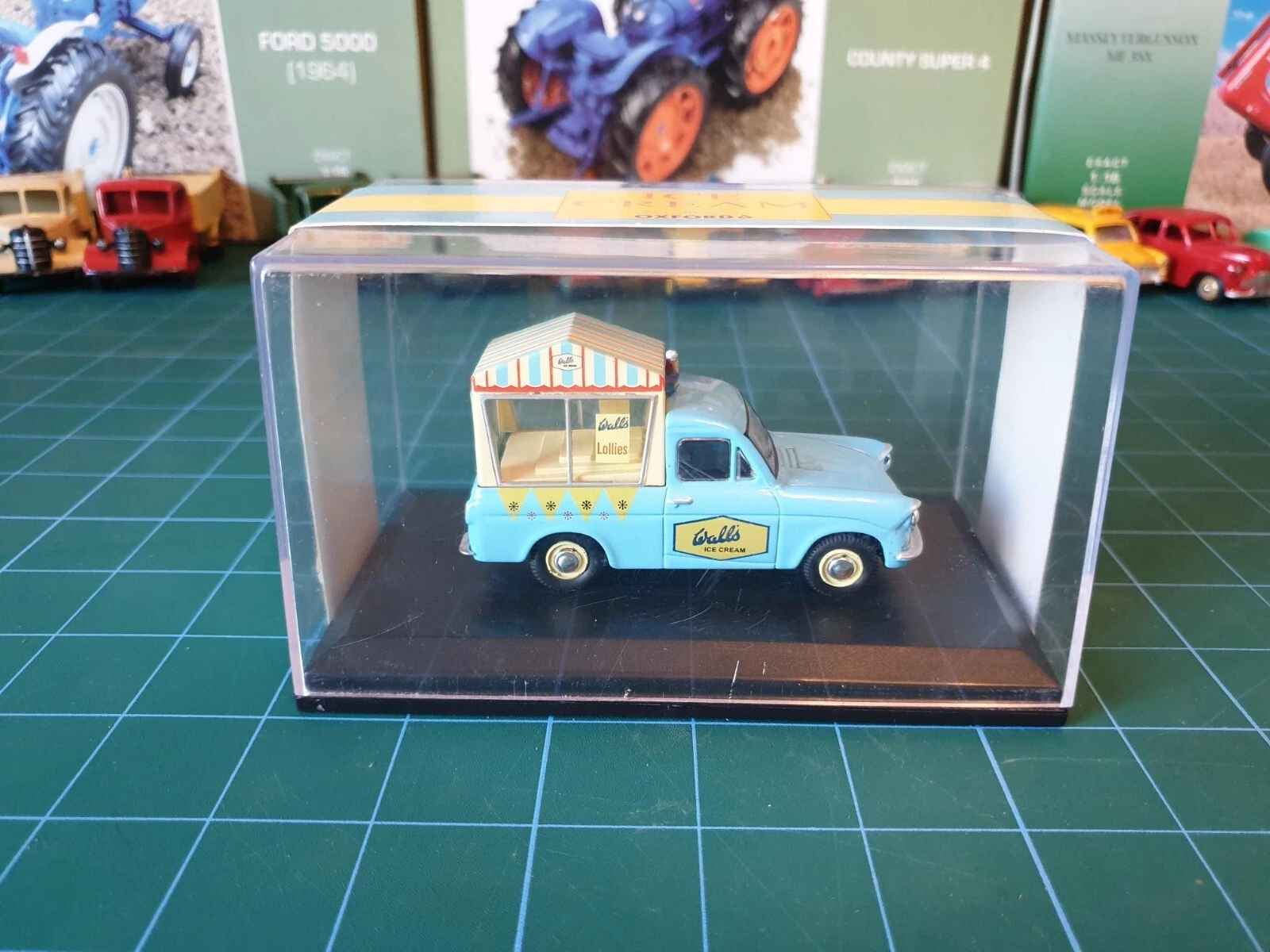 VANS OXFORD FURGONE GELATO FORD ANGLIA WALL ANG002P