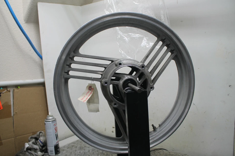 Yamaha Venture Royale XVZ1300D 1986 llanta delantera Foto 3 de 4