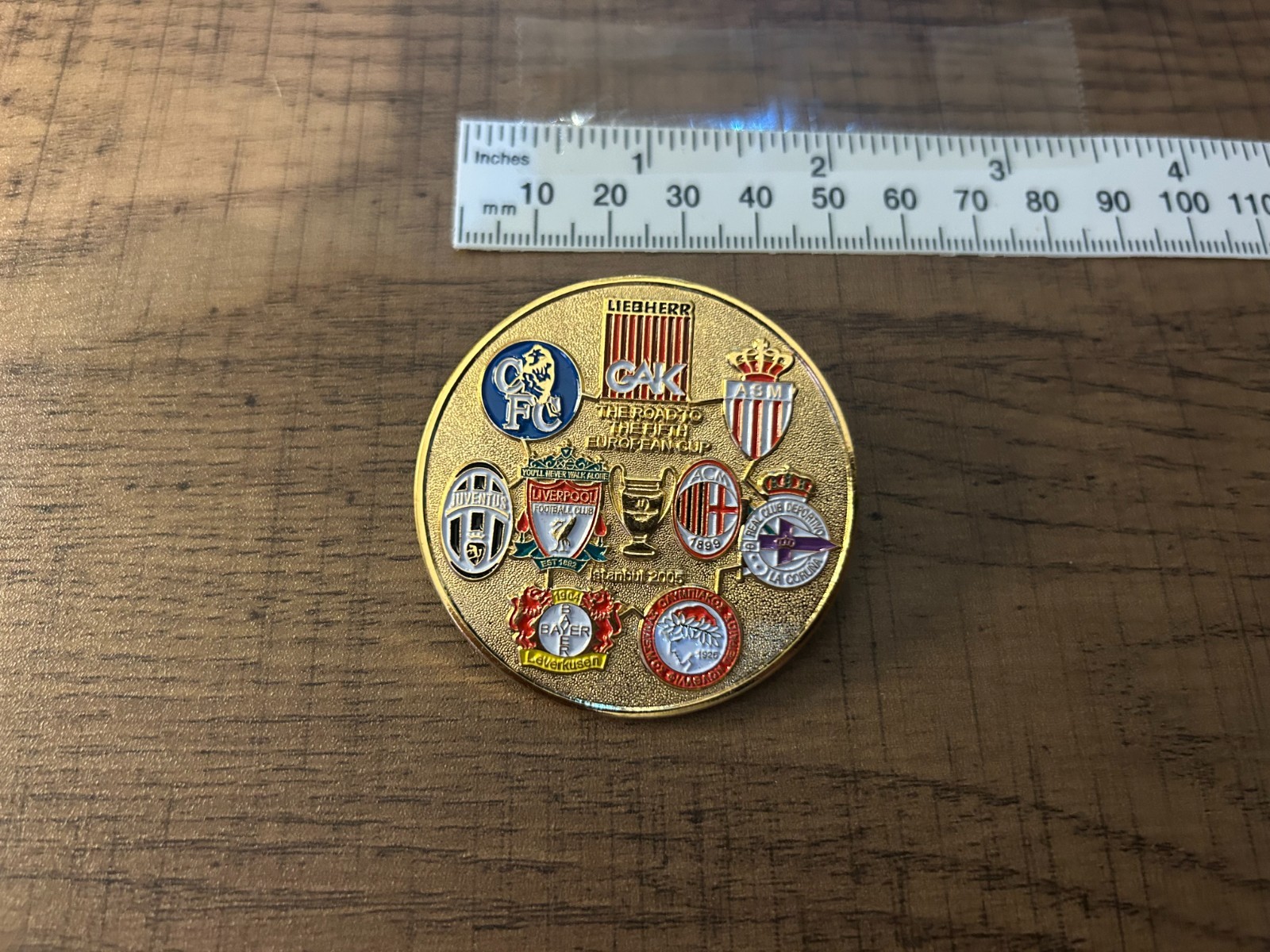 Insignias de prendedor de fútbol Liverpool FC - Elige tu favorito - Compra 2 y obtén 1 gratis