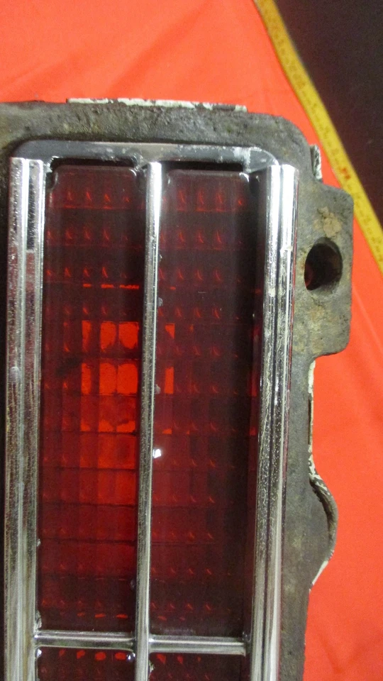 Buick Apollo 1973 1974 luz trasera lado izquierdo Foto 4 de 4