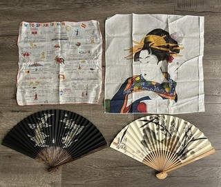 Lote de 2 pañuelos vintage y 2 ventiladores de mano incluyendo CAAC