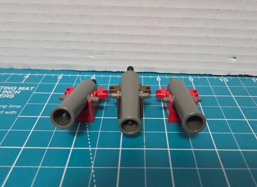 Lego Vintage Castle Pirate x110c01 2527 Dark Gray Cannon Red and Brown Base