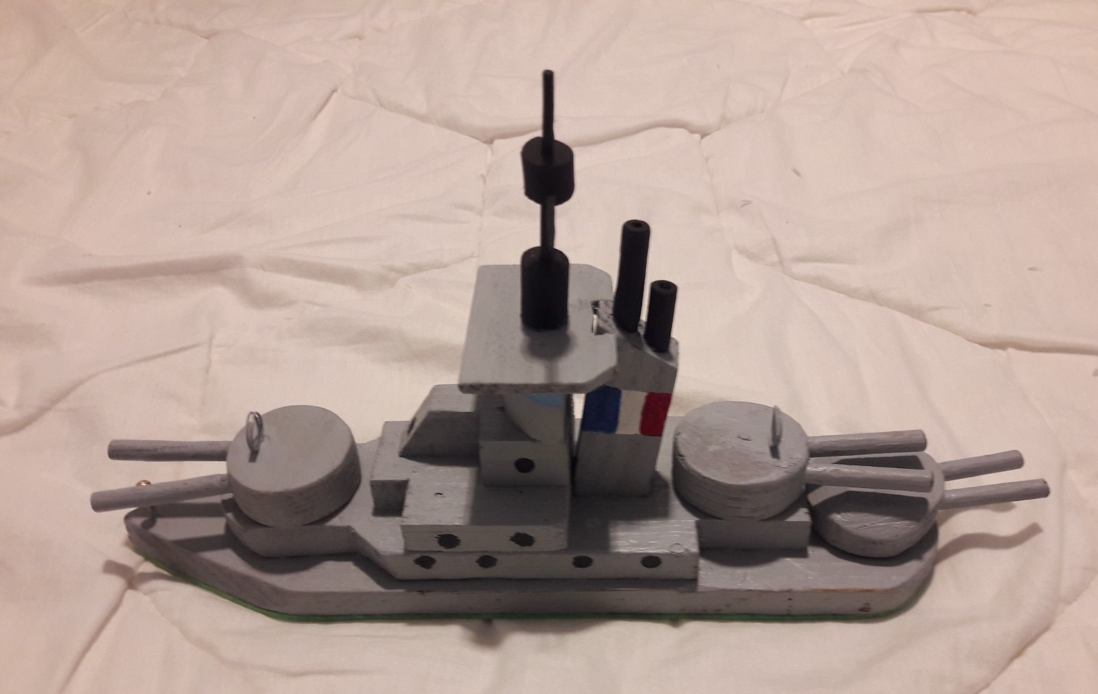 Navire en bois de la Marine Nationale, maquette d'origine WW2 faite main en chêne