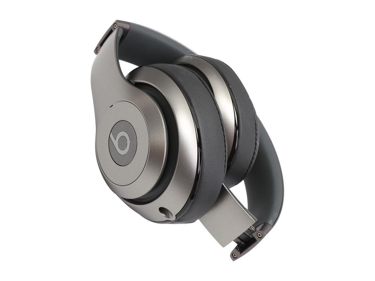 ヘッドホン Beats StudioWireless Titanium MHAK2PA/ B ヘッドホン Beats StudioWireless Titanium MHAK2PA/ B Amazon