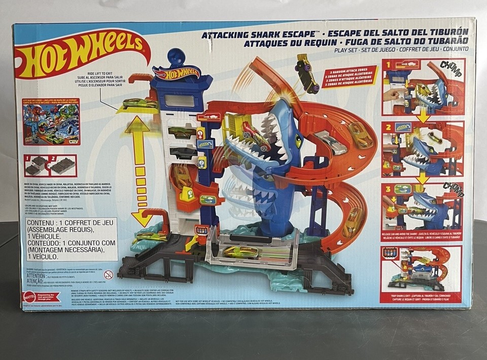 Hot Wheels City -Attacking Shark Escape Trackset NEW IN BOX! Avoid