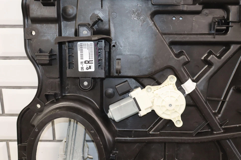 13-24 Ram 2500 3500 Crew Cab / Mega Cab Right Passenger Front Window Regulator - Image 3 of 4