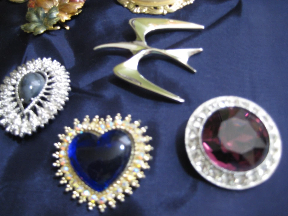 De colección. DISFRAZ MODA BISUTERÍA BROCHES, ALFILERES, CLIPS SARAH COV, PARKLANE, AÑOS 70-80 Foto 4 de 4