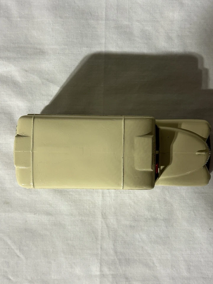 Juguetes para periquitos ambulancia Daimler Foto 3 de 4