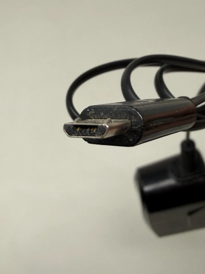 Cargador Adaptador de Viaje Original LG STA-U34WRE 5.1V 0.7A Micro-USB OEM Foto 4 de 4