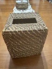 Rattan Tissue Box Cover Hand Woven Wicker -Brown