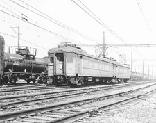 1FF374 RP 1965/70s SOUTH SHORE RAILROAD CSS&SB CAR #102 WB AT HAMMOND INDIANA