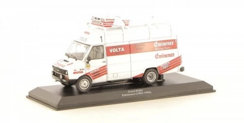 lot vehicules miniatures utilitaires 1976 francais 1/43 avec boite et