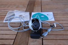 Webcam LOGITECH C250 avec clé USB avec guide de démarrage et CD d'installation