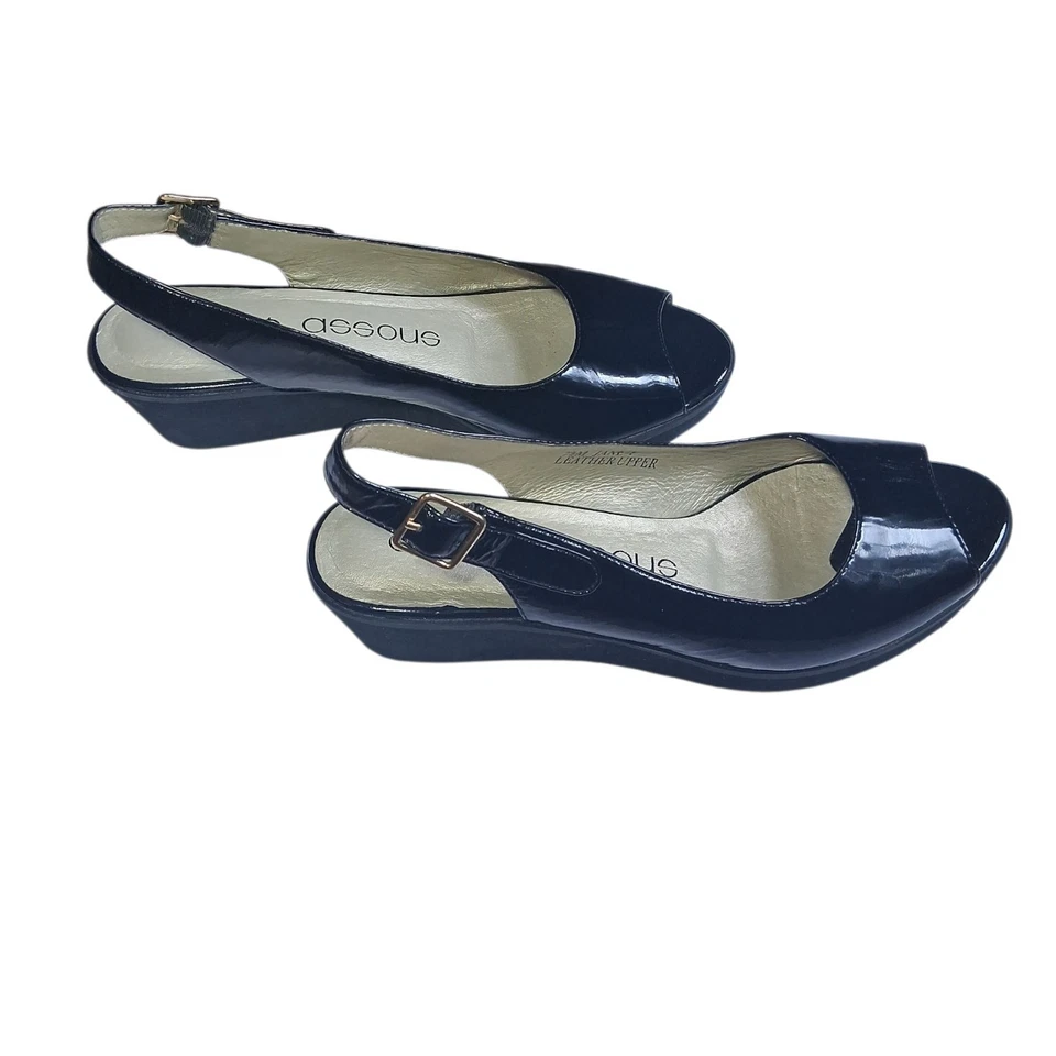 Zapatos Andre Assous para mujer de cuero negro con punta abierta, talla 7,5 Foto 4 de 4