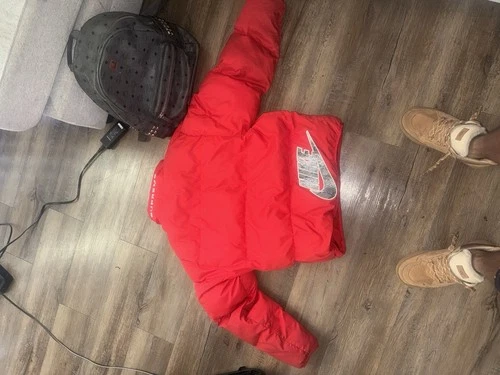 Nike x Supreme Men’s Red Puffer Jacket M Full Zip Polyester Logo image 2