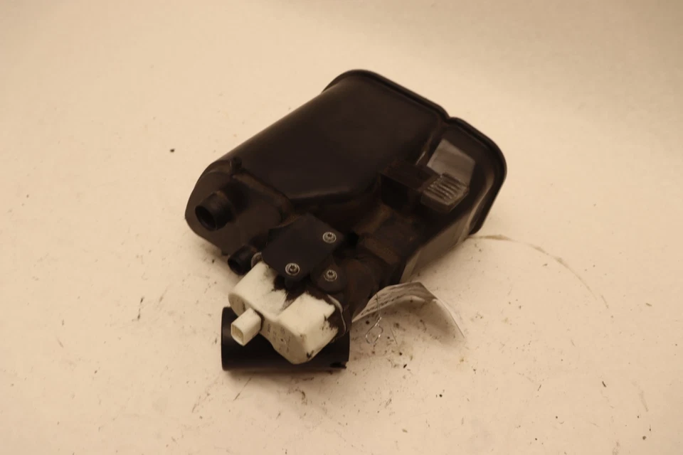 2011-2013 BMW 535I F10 FUEL EMISSION EVAPORATOR CHARCOAL VAPOR CANISTER OEM - Image 3 of 4
