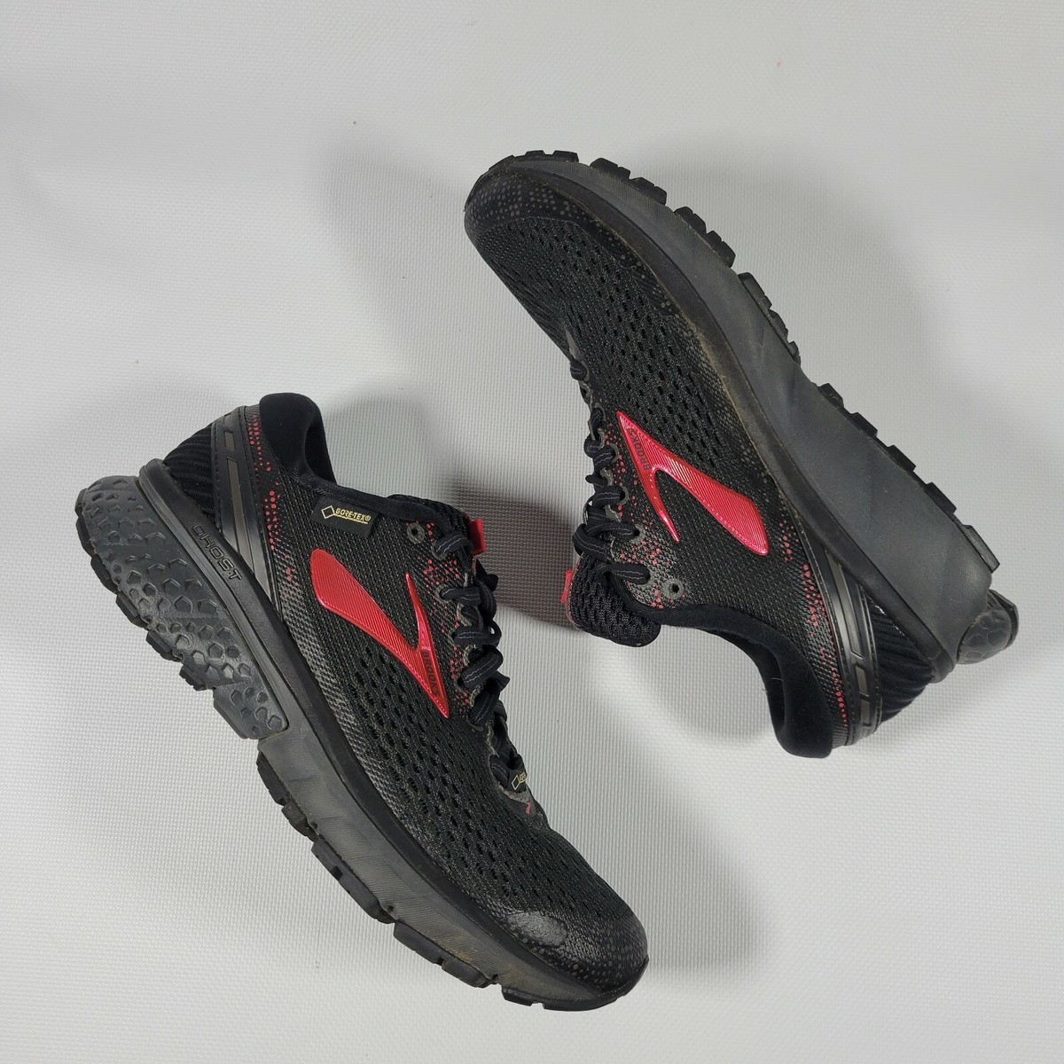 Brooks Women's Ghost 11 GORE-TEX GTX Black Red Running Shoes Lace Up Size  B