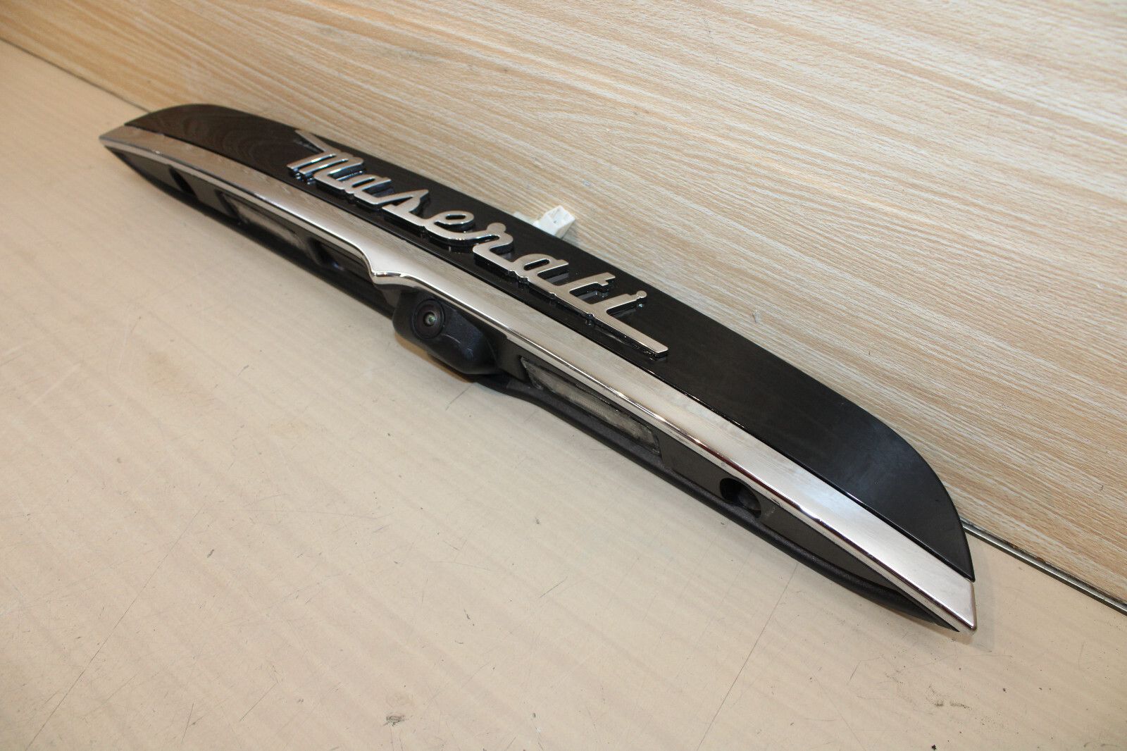 14-22 MASERATI GHIBLI DECKLID TRUNK LID MOLDING + CAMERA BLACK ORIGINAL OEM