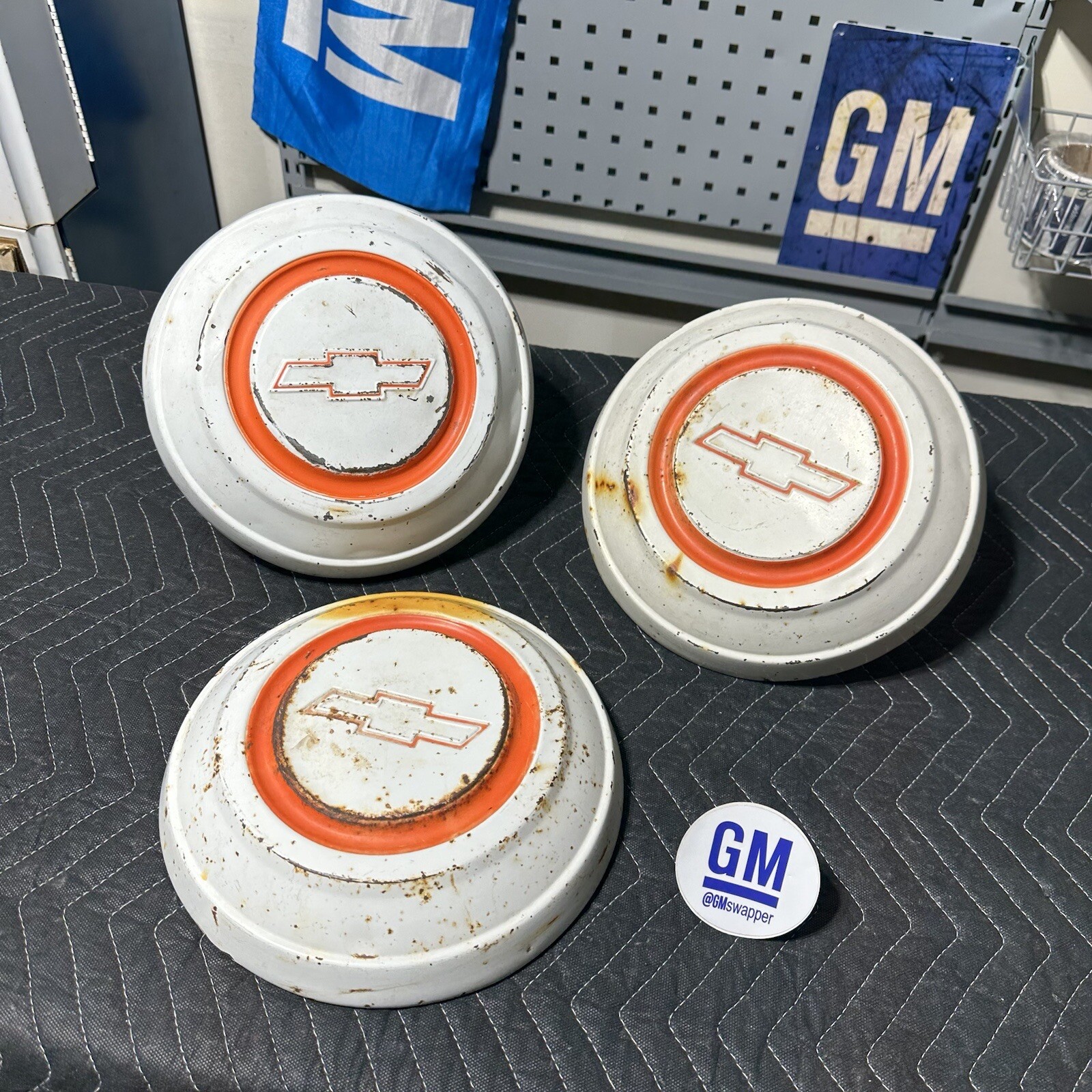 Vintage 1967 1968 Chevy Truck Hubcaps 1/2 ton C10 67 Dog Dish 10.5