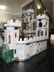 LEGO Castle: King's Castle Siege (7094) 100% Complete (Built For Display)