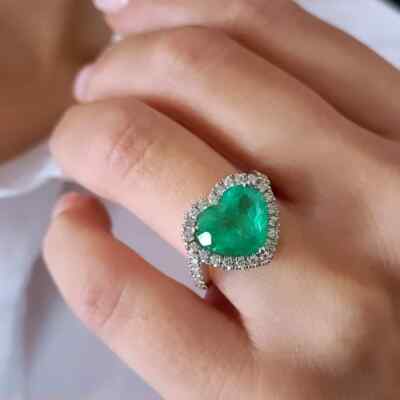 Heart shaped Colombian Emerald engagement ring in 925 Sterling Silver Ring