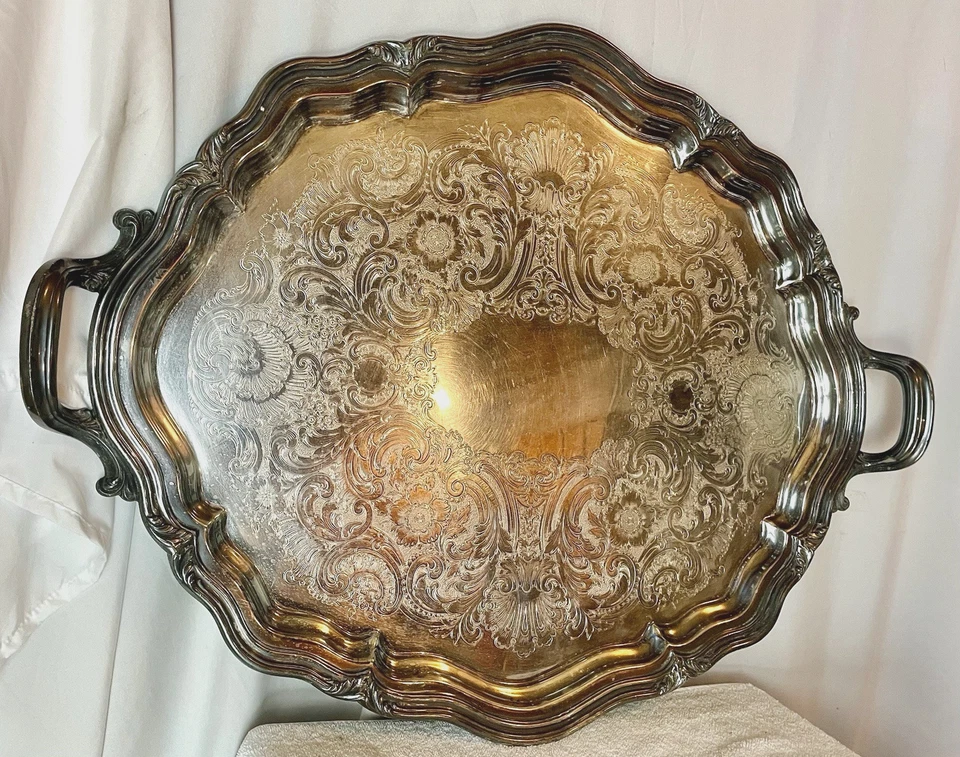 VNT REED & BARTON SILVER PLATED ETCHED BUTLERS TRAY HANDLED ORNATE PIERCED 21x28 - Image 2 of 4